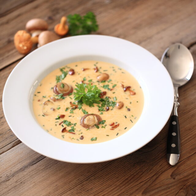 Waldpilz-Cremesuppe mit Süßkartoffel und Parmaschinken