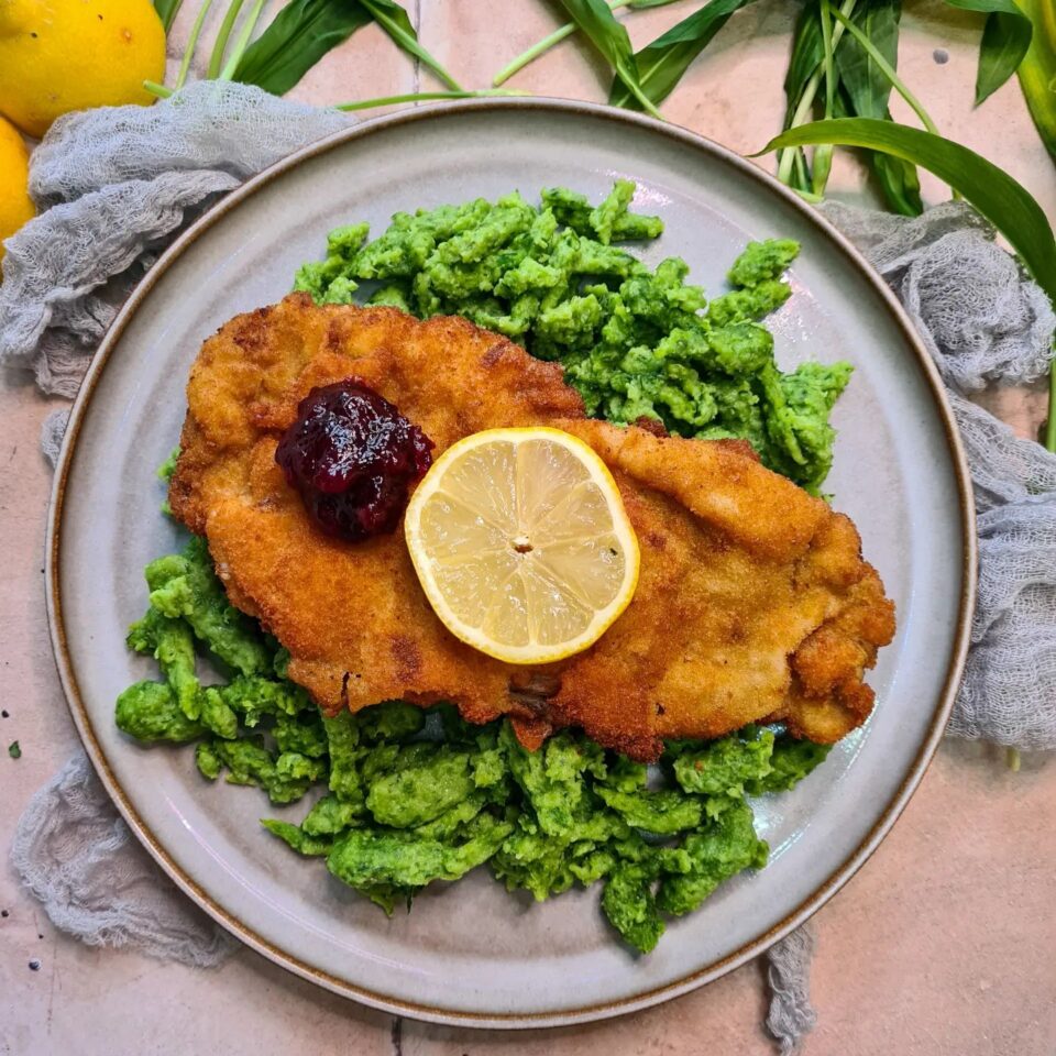 Wiener Schnitzel mit Bärlauch Spätzle von kochmalwieder | Rezept